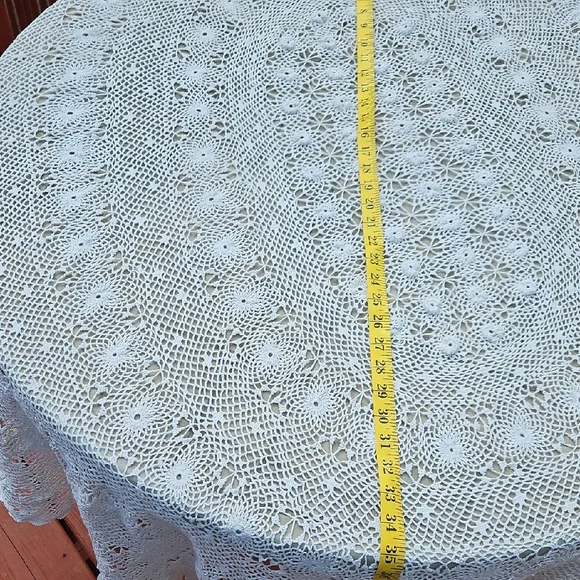Vintage Round Oval Cotton Ivory Hand Crochet Tablecloth - Picture 8 of 17